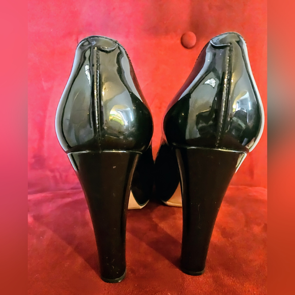 CHANEL Plated Chrome Logo Black Patent Leather Heels Sz38 (8) - Picture 5 of 15